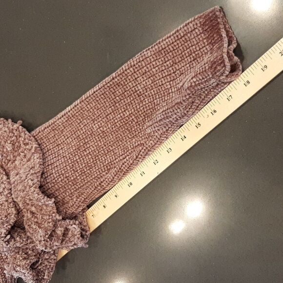 Mossimo Plush Oversized Sweater - Picture 10 of 12